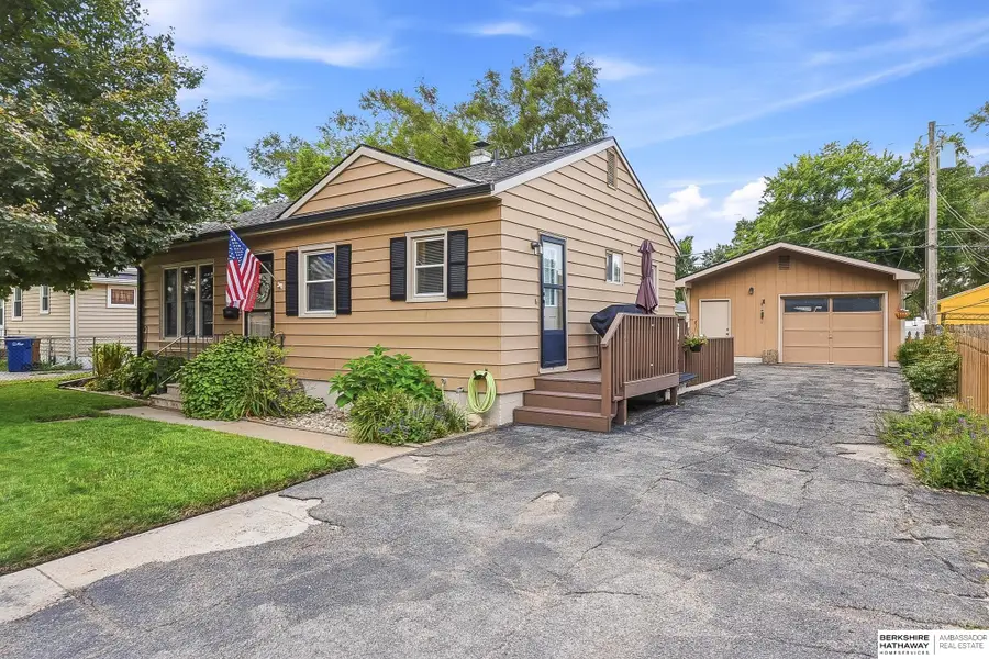 905 Hopkins Drive, Bellevue, NE 68005 - #2