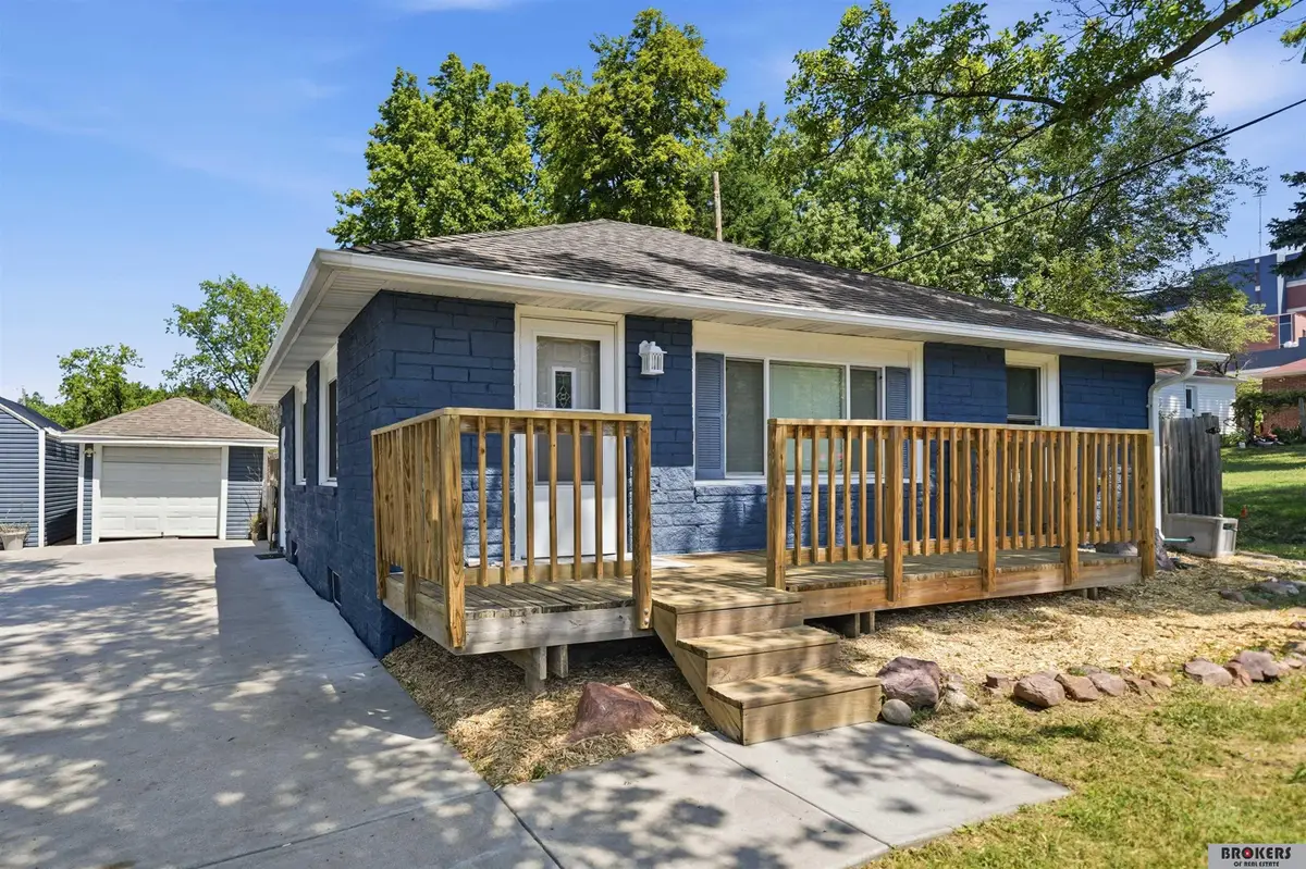 4710 Sumner Street, Lincoln, NE 68506 - #1