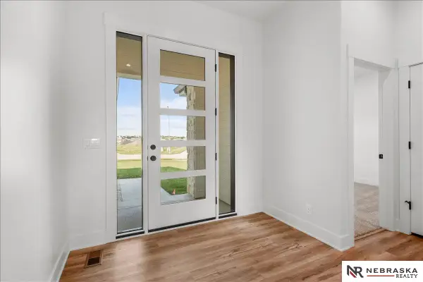 10021 S 180th Avenue Circle, Omaha, NE 68136