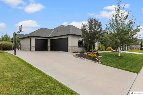 9631 Andermatt Drive, Lincoln, NE 68526