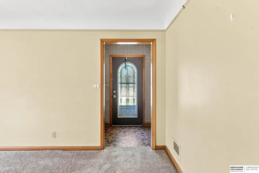 6102 Country Club Road, Omaha, NE 68152 - #3