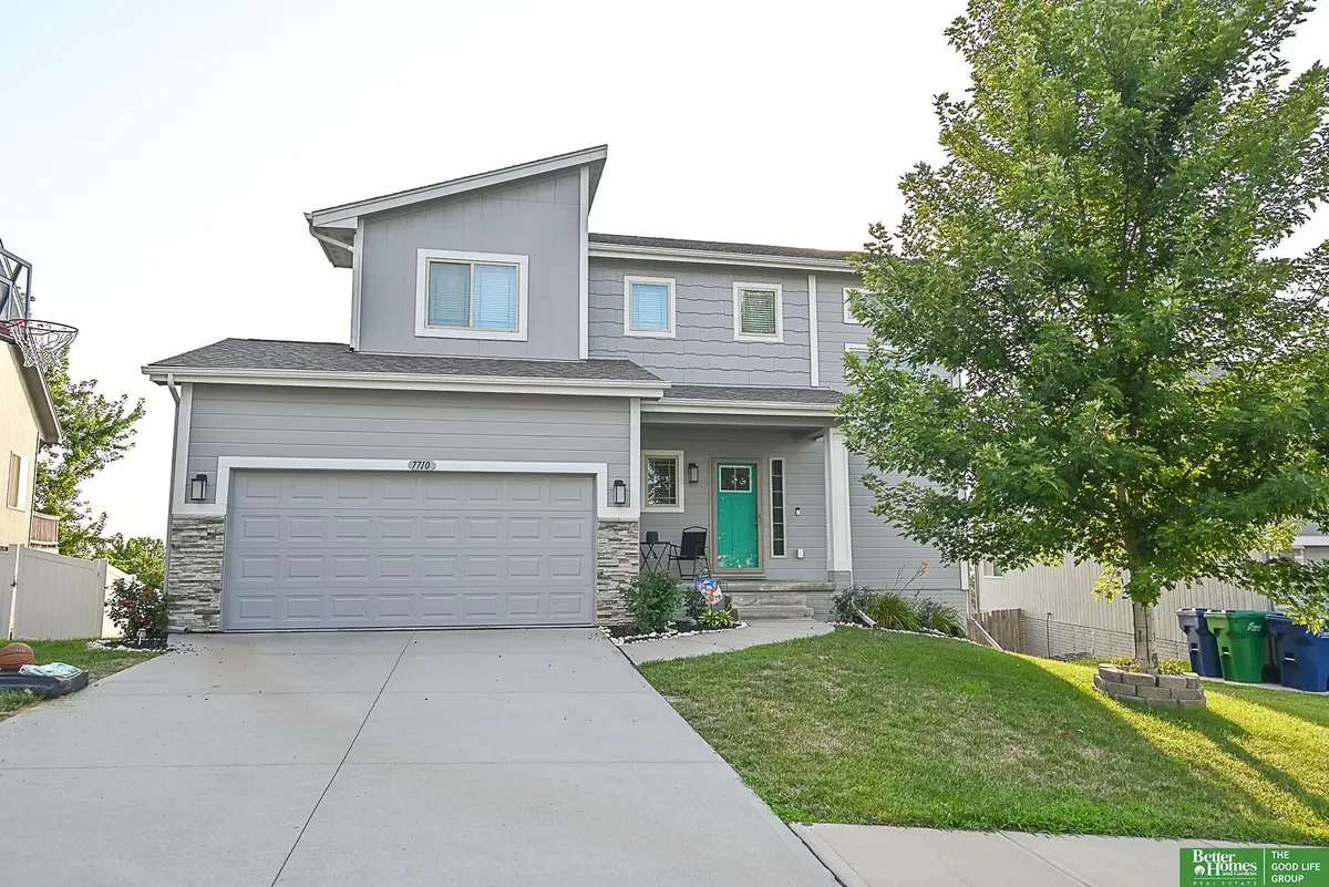 7710 N 82nd Avenue, Omaha, NE 68122 - #1