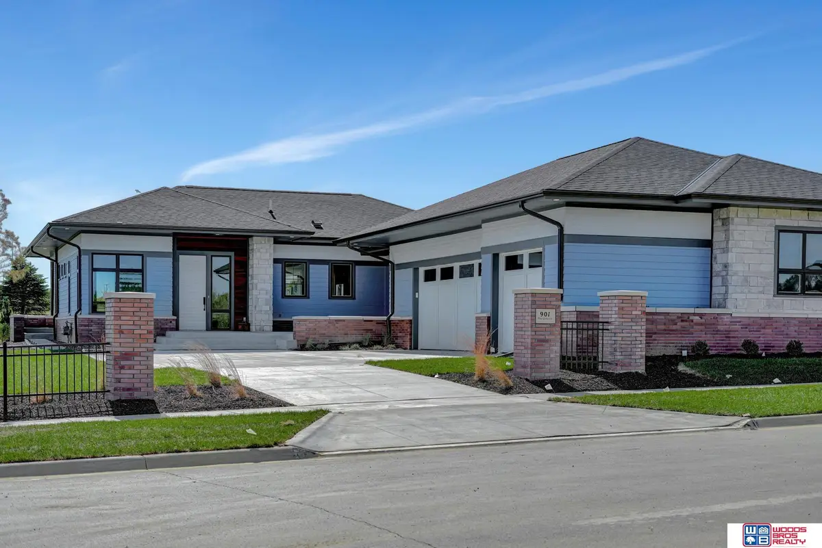 901 Pine Grove Lane, Lincoln, NE 68521 - #1