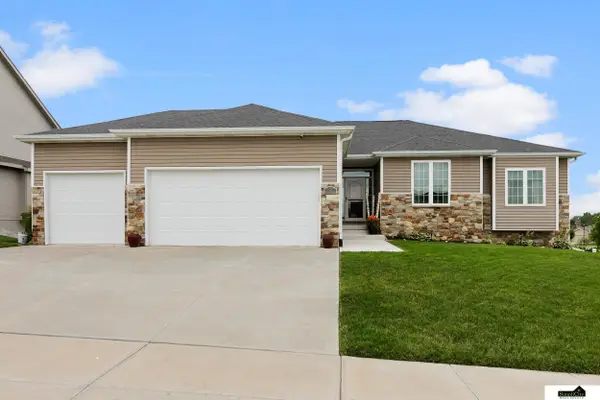 9505 Fairbury Lane, Lincoln, NE 68516