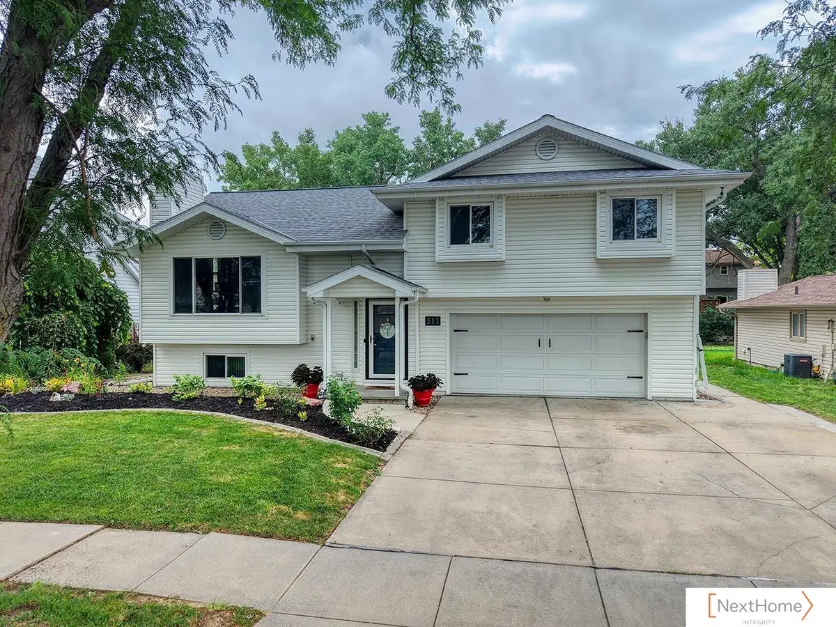 517 Lakeshore Drive, Lincoln, NE 68528 - #1