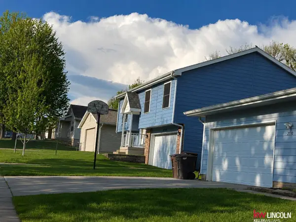 2720 NW 7th Street, Lincoln, NE 68521