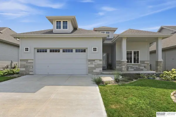 10726 S 127th Plaza, Omaha, NE 68138
