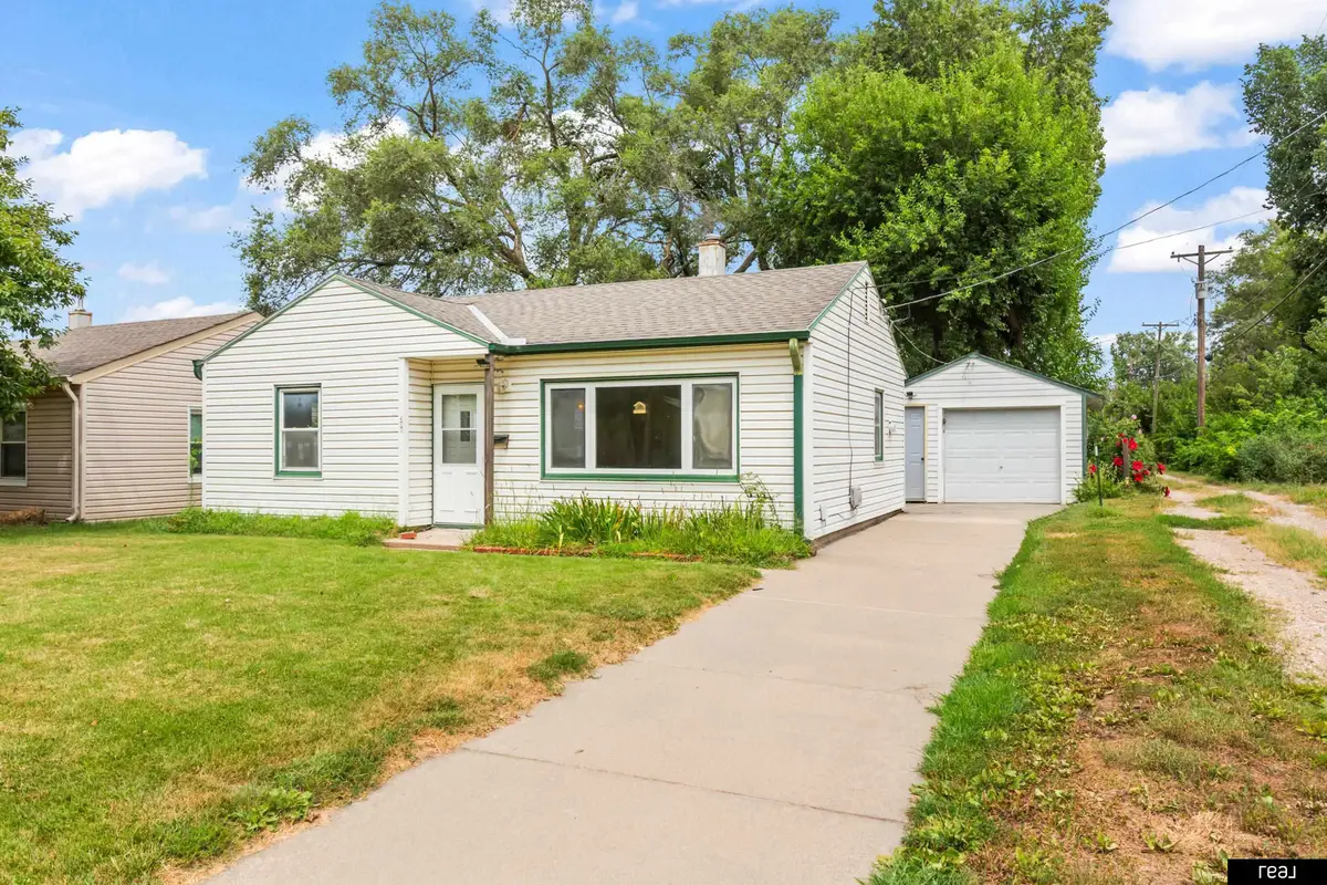 308 W 29th Avenue, Bellevue, NE 68005 - #1