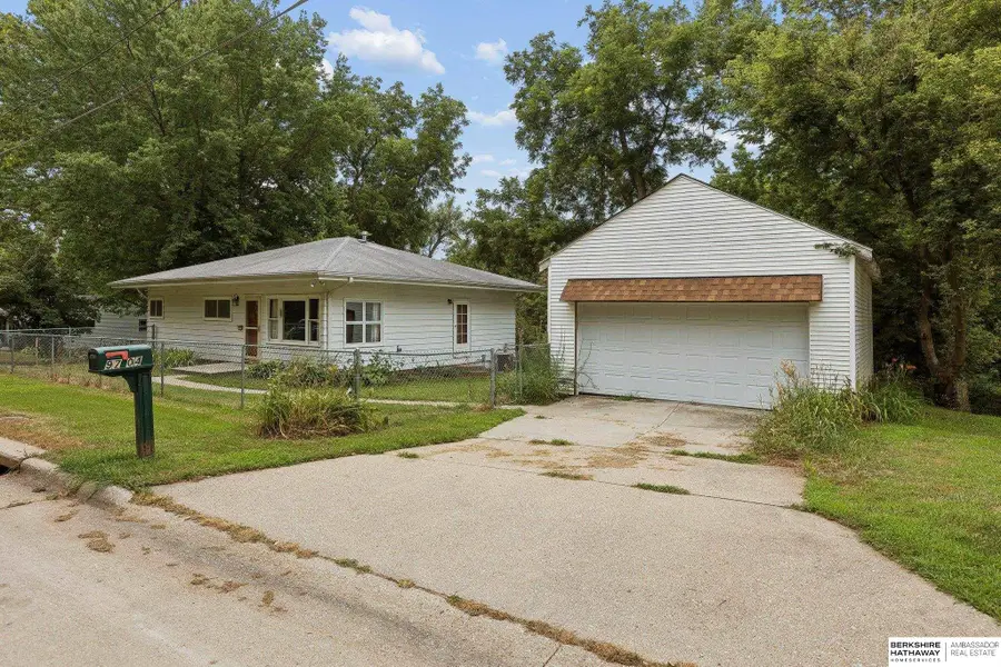 9704 N 31st Street, Omaha, NE 68112 - #2
