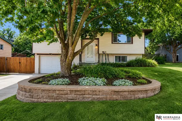 117 Wagon Train Avenue, Hickman, NE 68372