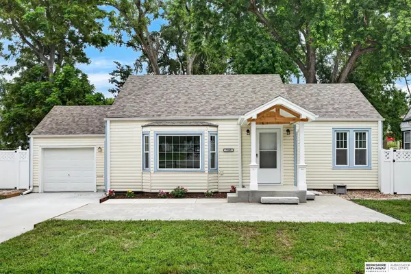 7205 Minne Lusa Boulevard, Omaha, NE 68112