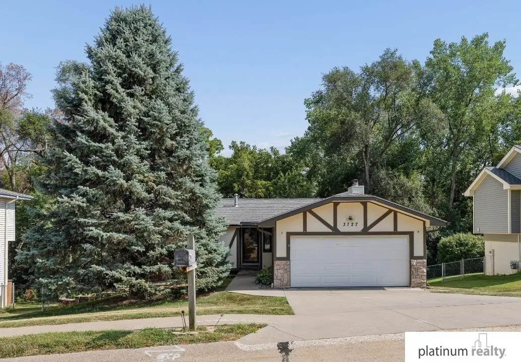 3727 Lawnwood Drive, Bellevue, NE 68123 - #1