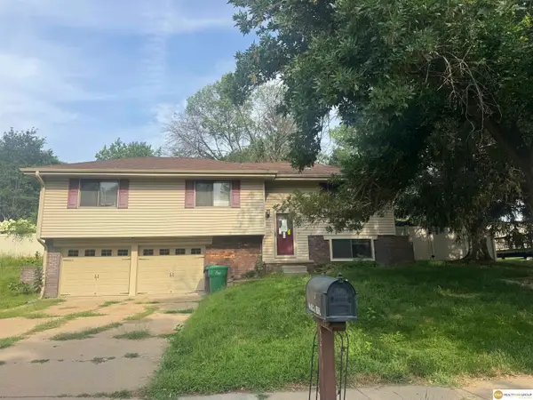 1114 Patricia Drive, Papillion, NE 68046