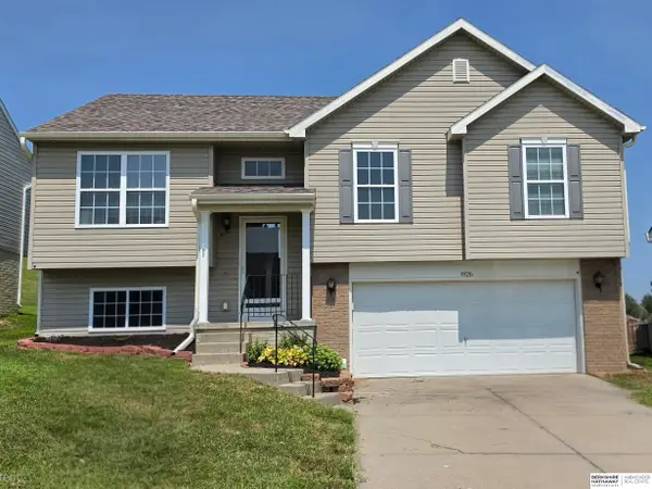 8826 Quest Street, Omaha, NE 68122