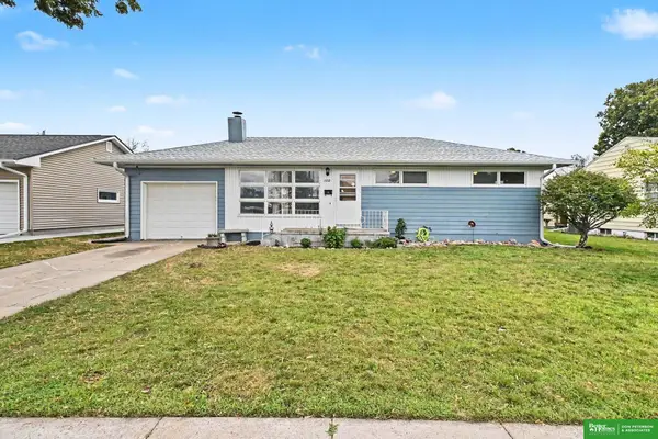 1332 Fairacres Drive, Fremont, NE 68025