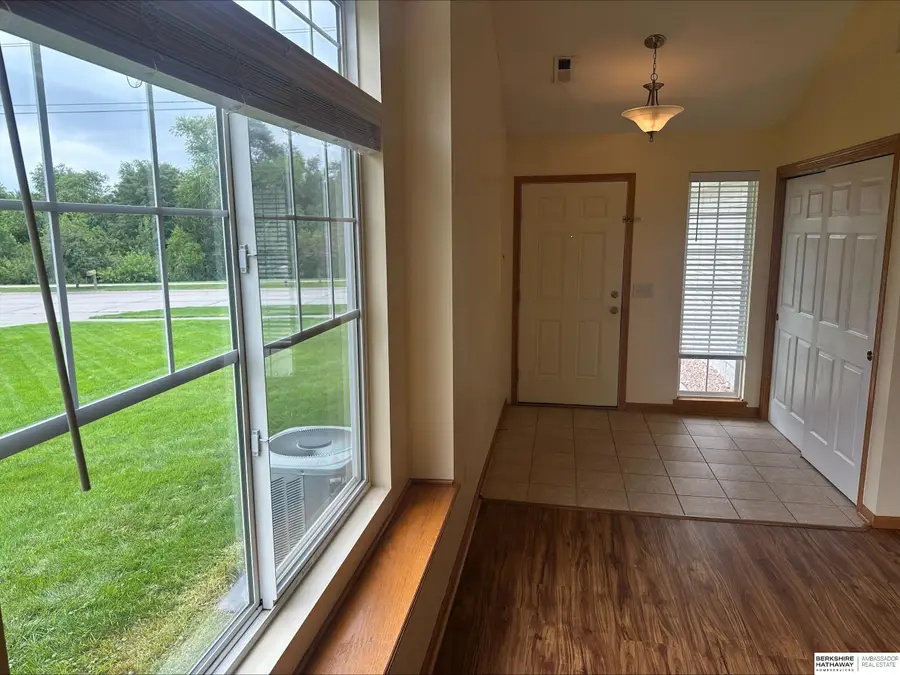 9037 Leighton Avenue, Lincoln, NE 68507 - #3