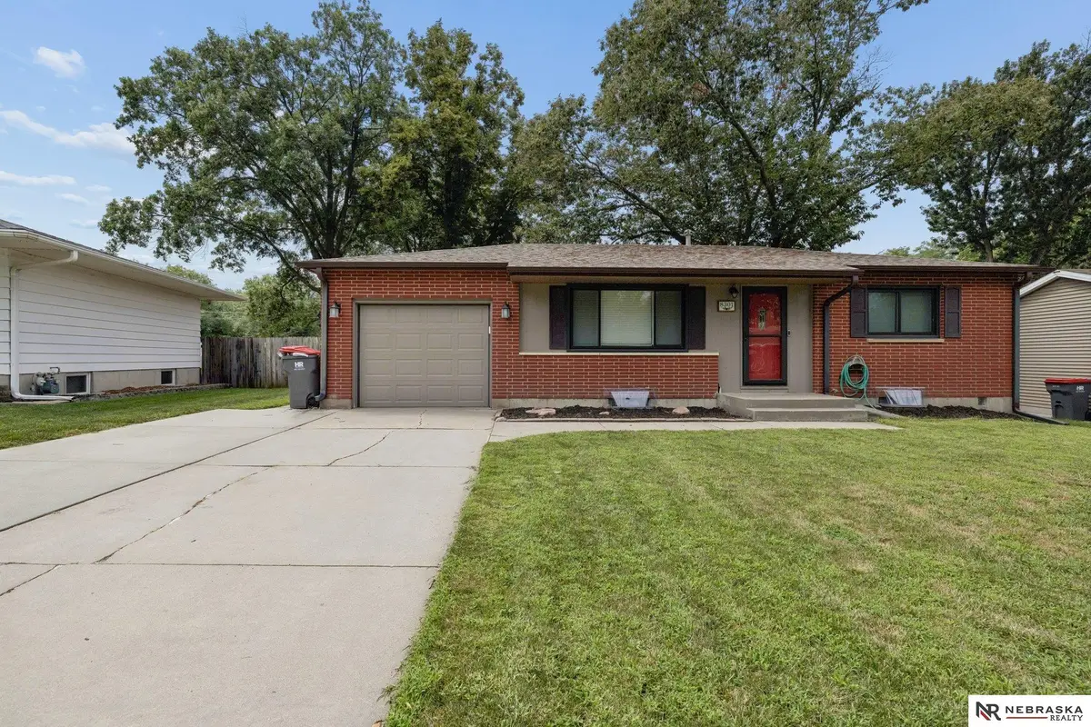 8301 Chestnut Lane, Lincoln, NE 68510 - #1