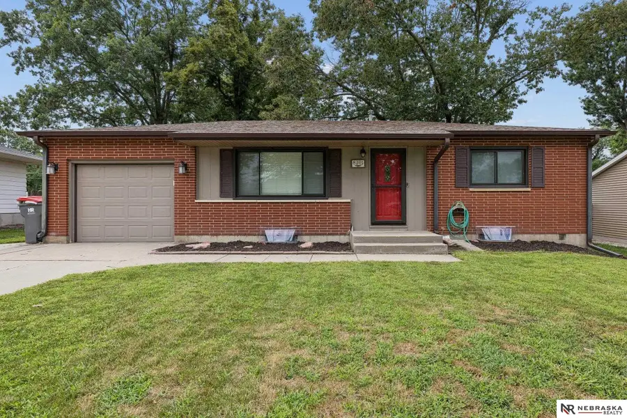 8301 Chestnut Lane, Lincoln, NE 68510 - #3