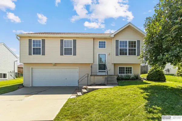 16113 Cottonwood Street, Omaha, NE 68136