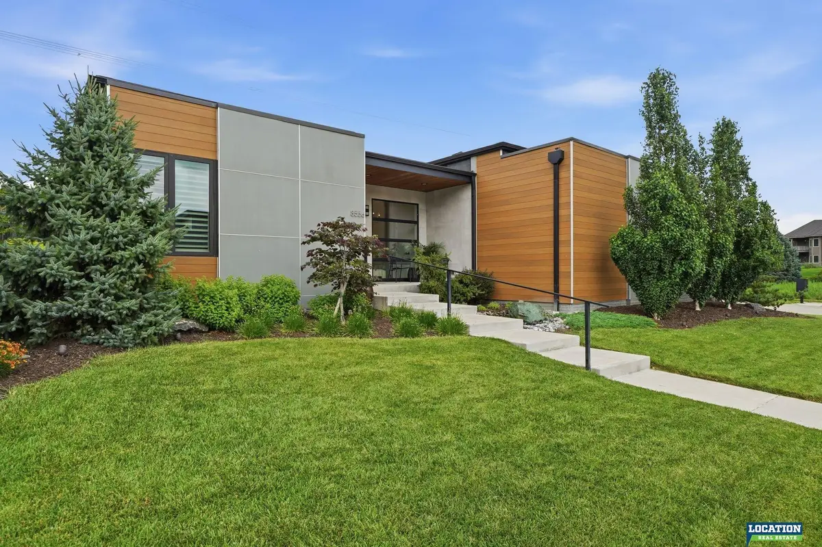 8556 Birkett Drive, Lincoln, NE 68526 - #1