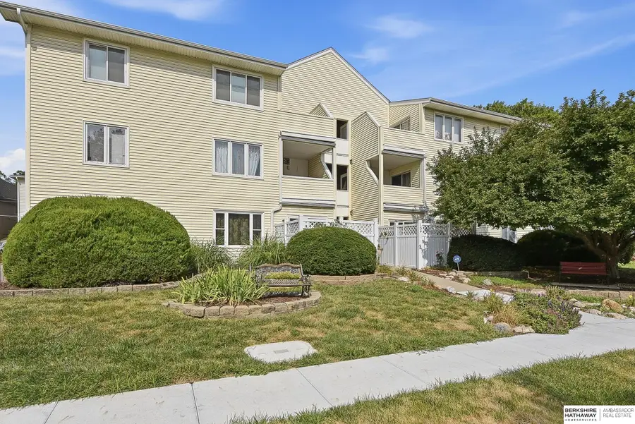 134 N 36th Street #4, Omaha, NE 68131 - #3