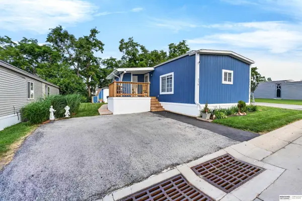 4019 S 150th Plaza #248, Omaha, NE 68137