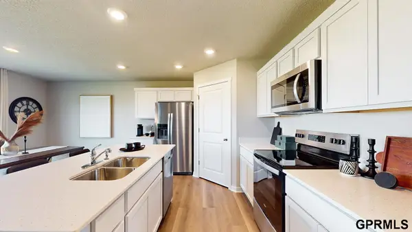 18402 Aurora Street, Omaha, NE 68136