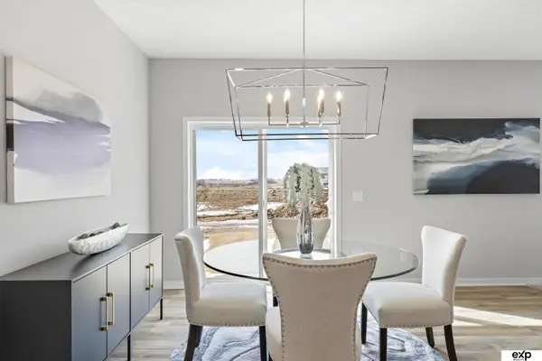 9913 Prospect Street, Papillion, NE 68046