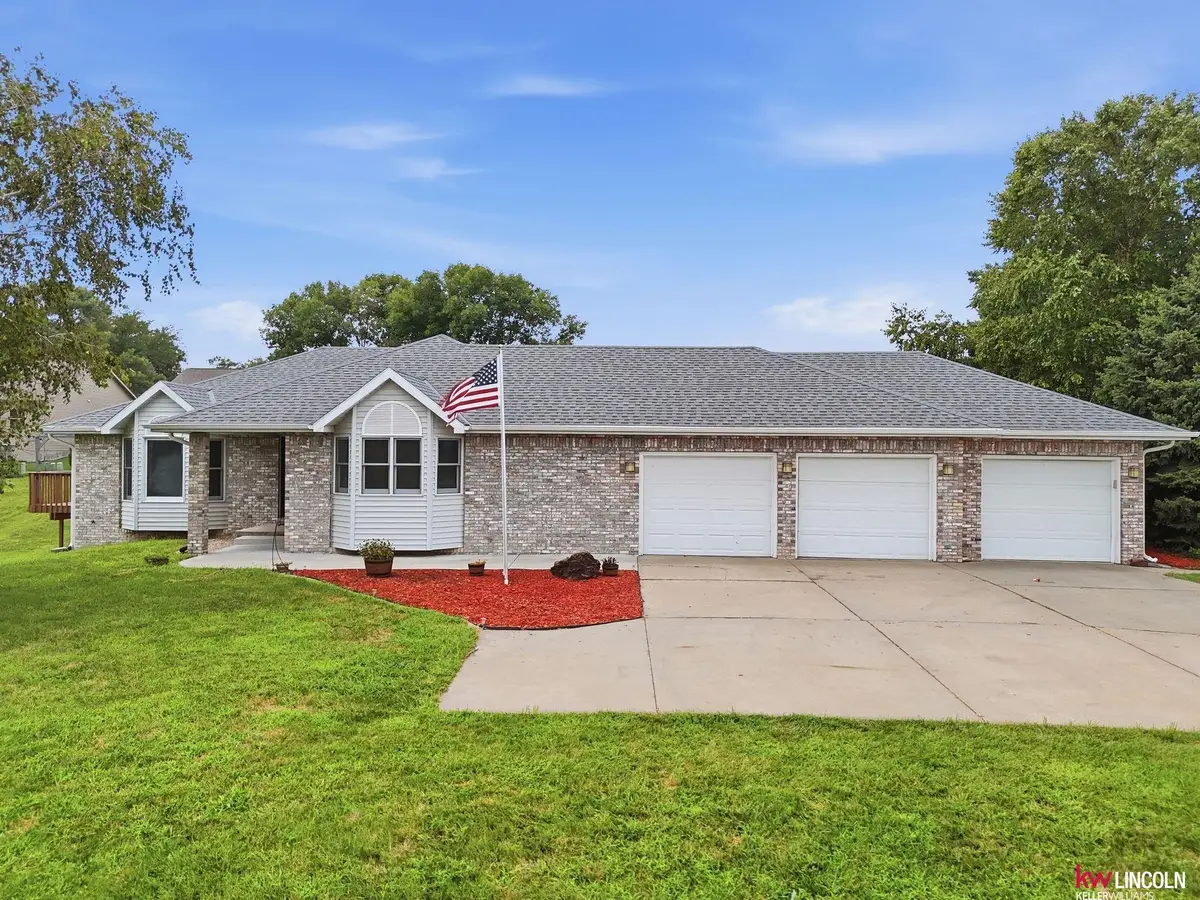 135 Anthony Lane, Lincoln, NE 68520 - #1