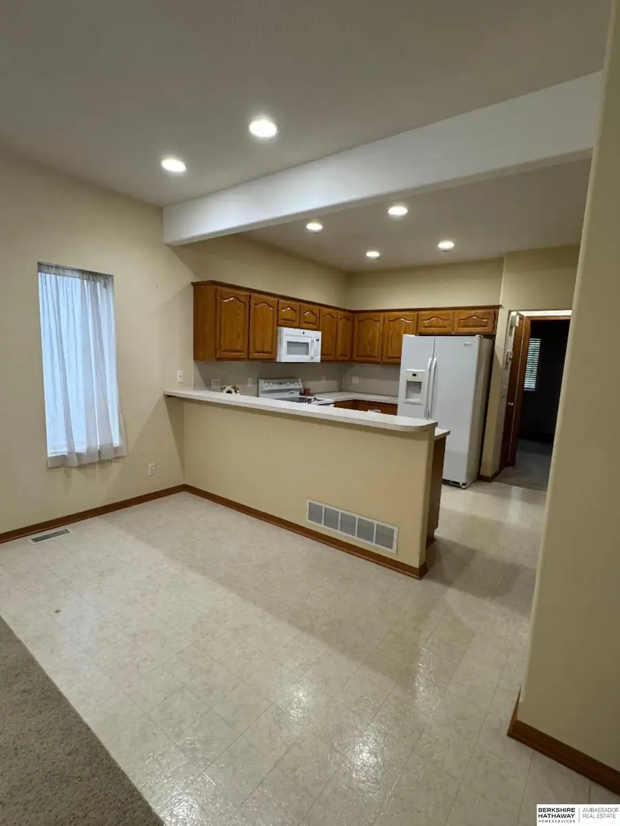 3073 S 35th Avenue, Omaha, NE 68105 - #2