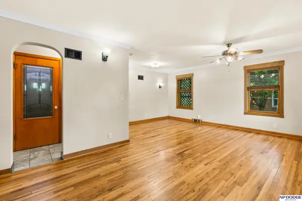 2126 S 38 Street, Omaha, NE 68105
