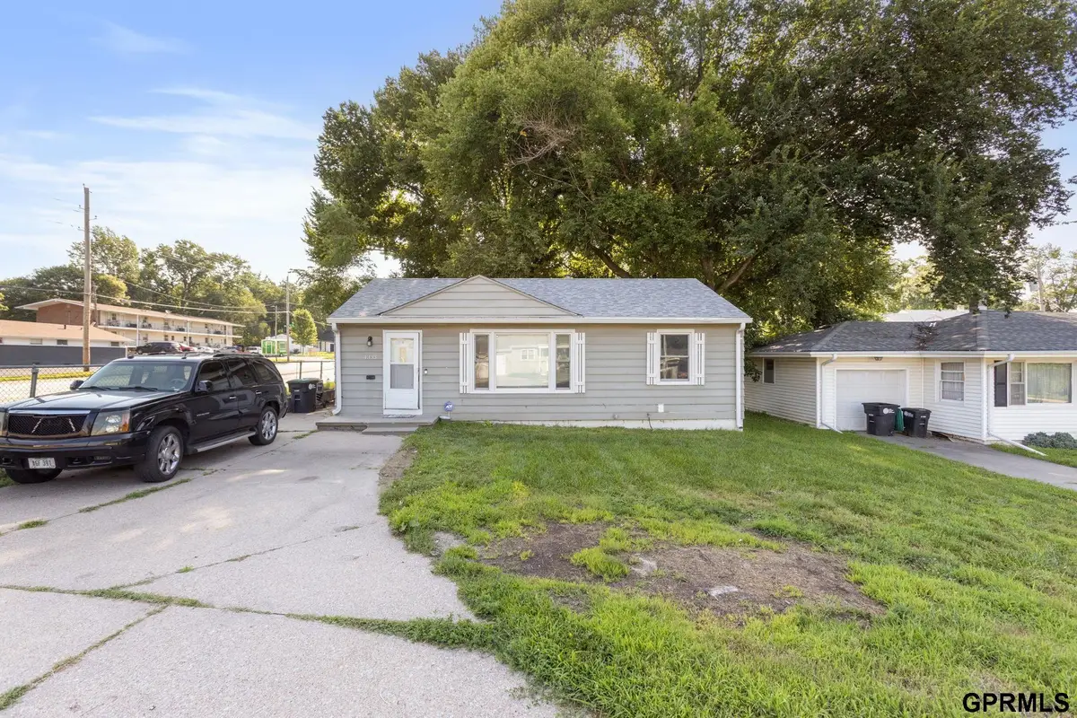 4333 N 55 Street, Omaha, NE 68104 - #1