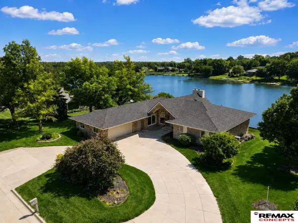1416 Doyle Lane, Beatrice, NE 68310