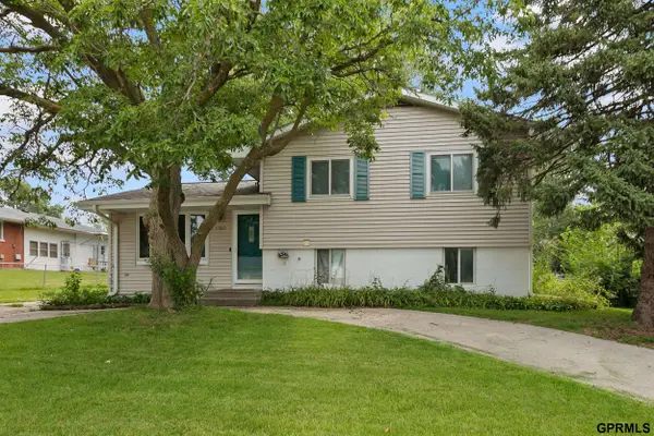 1120 N 70th Street, Lincoln, NE 68505