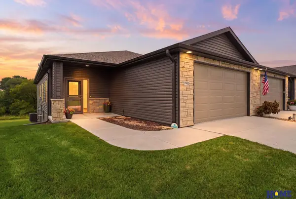 9900 Del Rio Drive, Lincoln, NE 68516