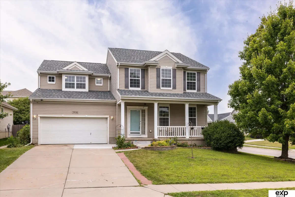 7528 N 107 Street, Omaha, NE 68122 - #1
