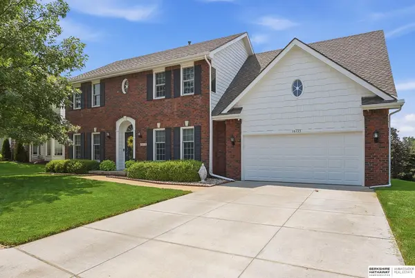 16135 Dewey Avenue, Omaha, NE 68118