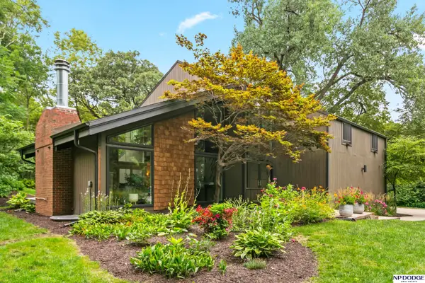 3056 Armbrust Drive, Omaha, NE 68124