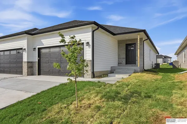 11755 S 125th Street, Papillion, NE 68046