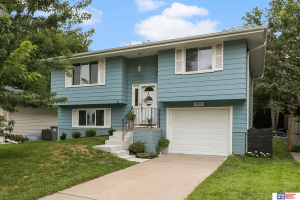 2305 Wildwood Place, Lincoln, NE 68512