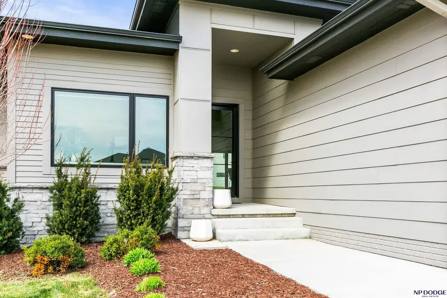 21060 Joseph Street, Elkhorn, NE 68022 - #3