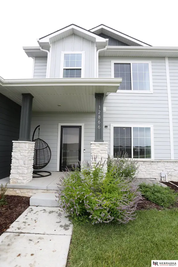 12866 S 47 Plaza, Papillion, NE 68133