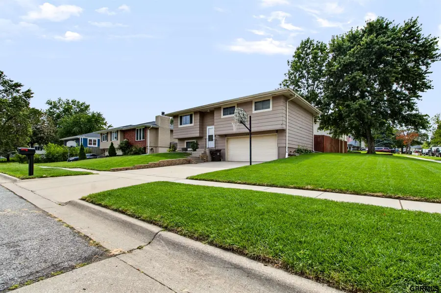 3321 NW 2nd Street, Lincoln, NE 68505 - #3