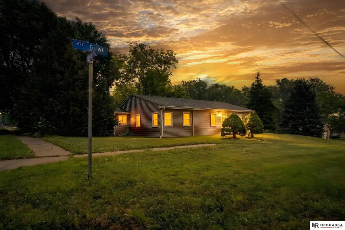 424 W D Street, Elmwood, NE 68349 - #1