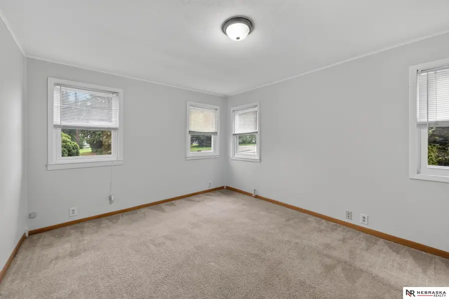 424 W D Street, Elmwood, NE 68349 - #3