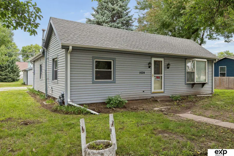 1624 Avenue K, Council Bluffs, IA 51501 - #2