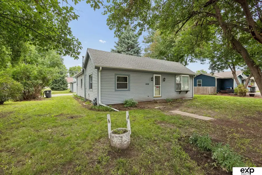 1624 Avenue K, Council Bluffs, IA 51501 - #3