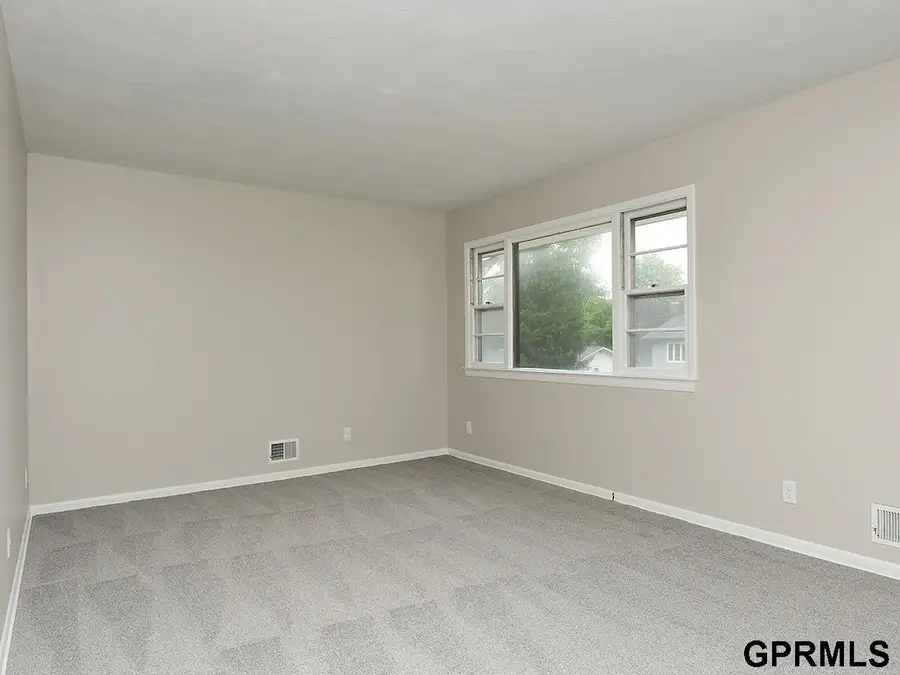 3717 Groves Road, Bellevue, NE 68147 - #2
