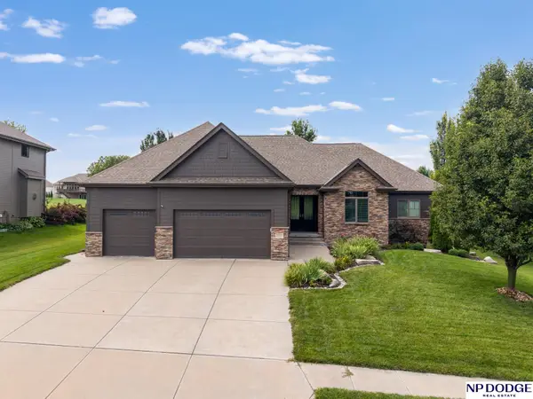 10218 Spyglass Drive, Omaha, NE 68136