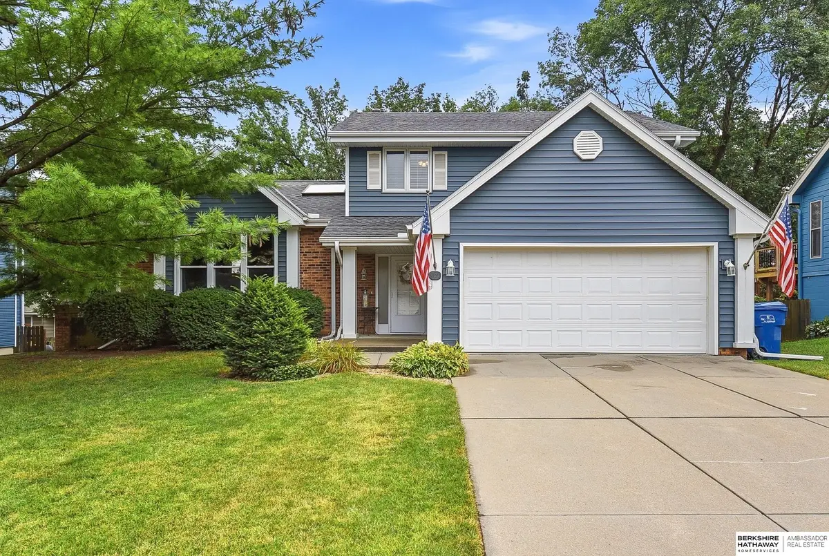 807 Redwood Lane, Papillion, NE 68046 - #1